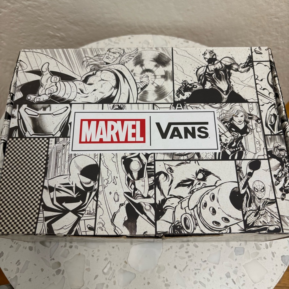 Vans x Marvel Black Panther high top shoes - Like New!